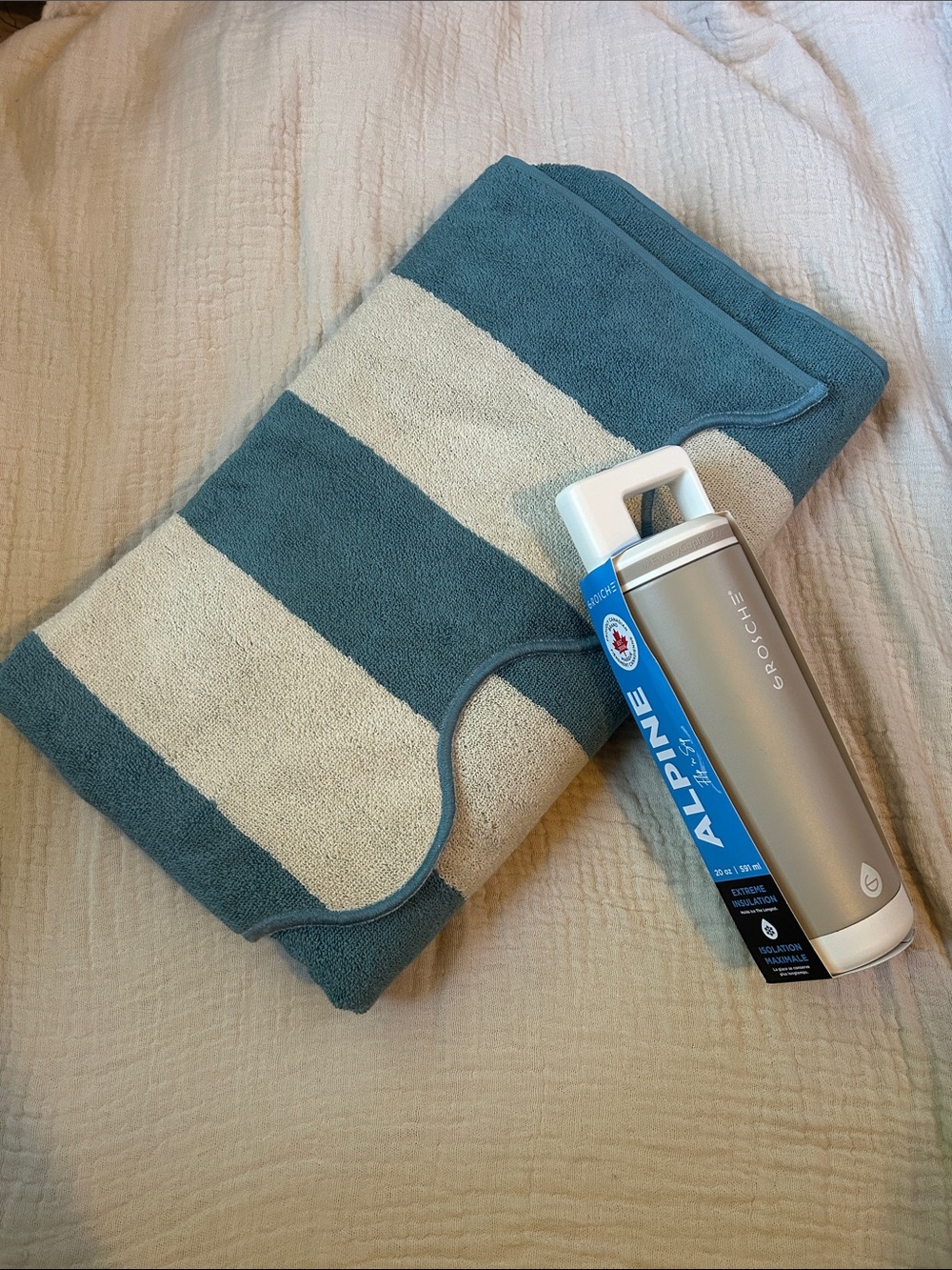 Jilly box towel and Grosche bottle